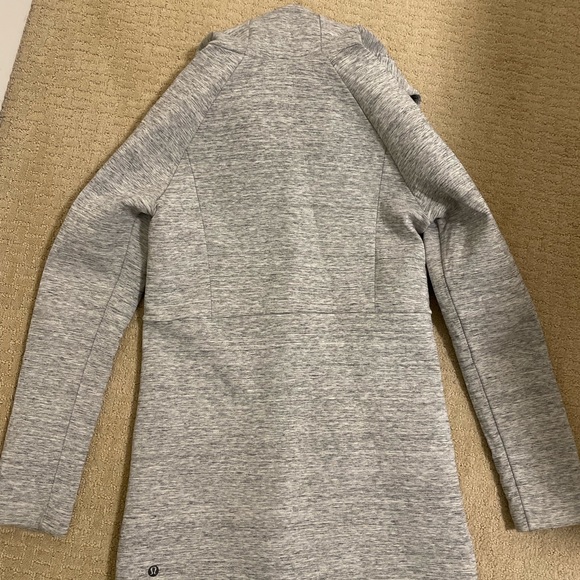 Lululemon long jacket size 2 - Picture 3 of 3